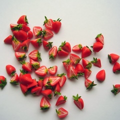 strawberry-half (6250_2)