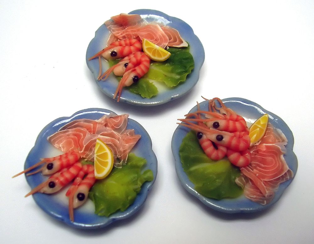 TX Miniatures Market Place html Plated Meals, Prawn And Smoked Salmon Plate